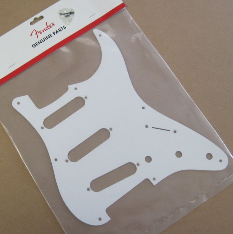 Fender 8-hole ’50s Vintage Stratocaster Pickguard White - 2